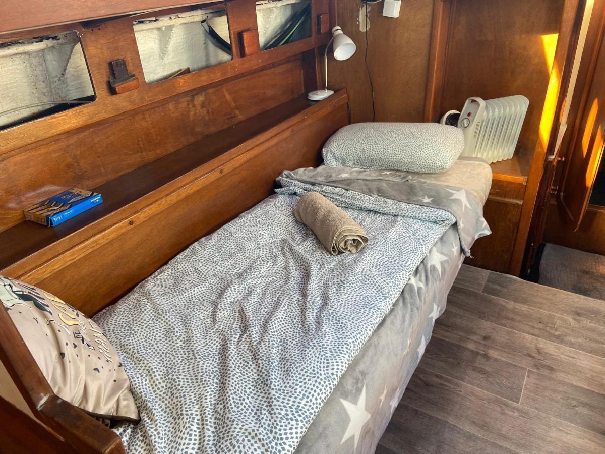 Fantastic Sailing Boat To Sleep In Barcelona Hotel Eksteriør billede