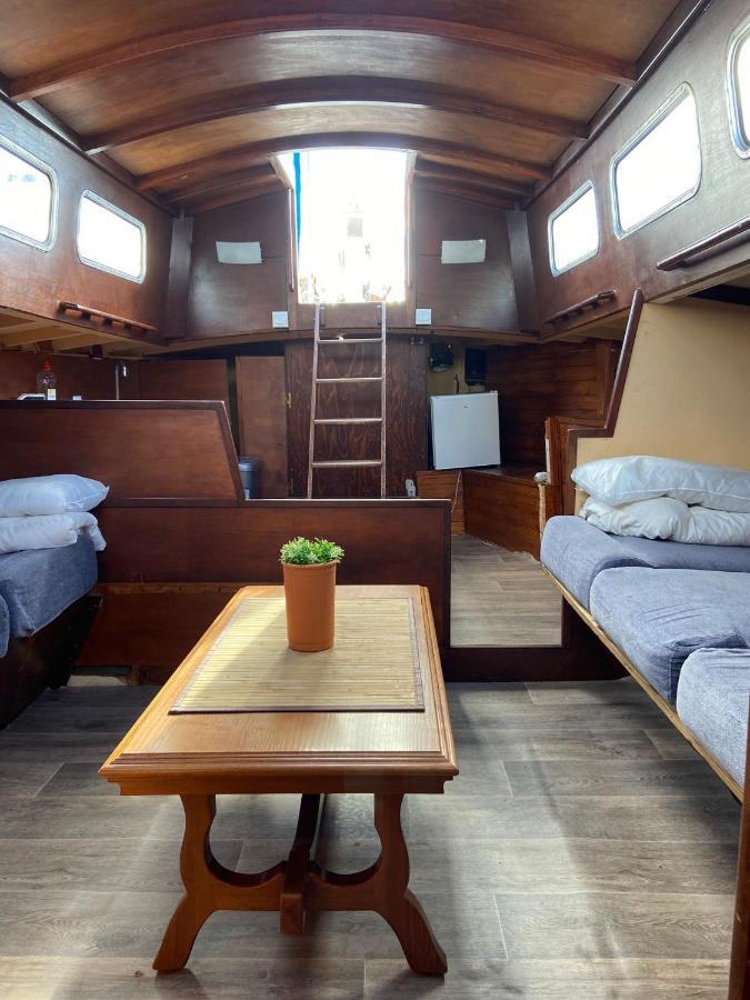 Fantastic Sailing Boat To Sleep In Barcelona Hotel Eksteriør billede